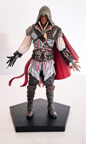 Ezio auditore iron studios - iron,