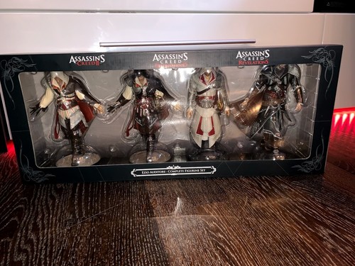 Set completo figurine ezio - set,